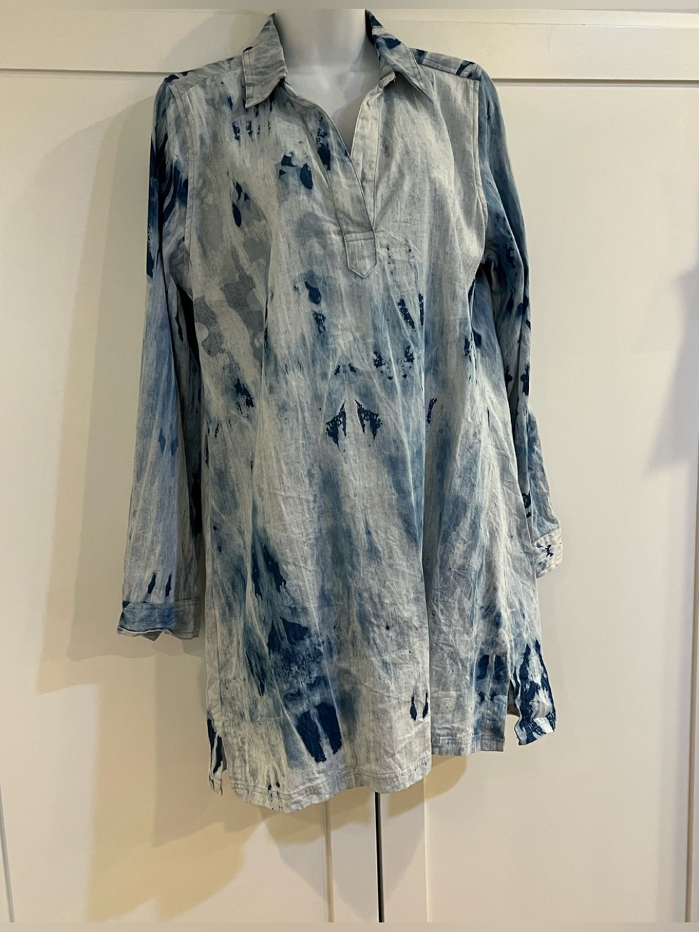 Blu Pepper Blue and White Tie-Dye Tunic Top